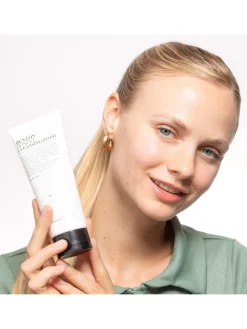 Honest Cleansing Foam